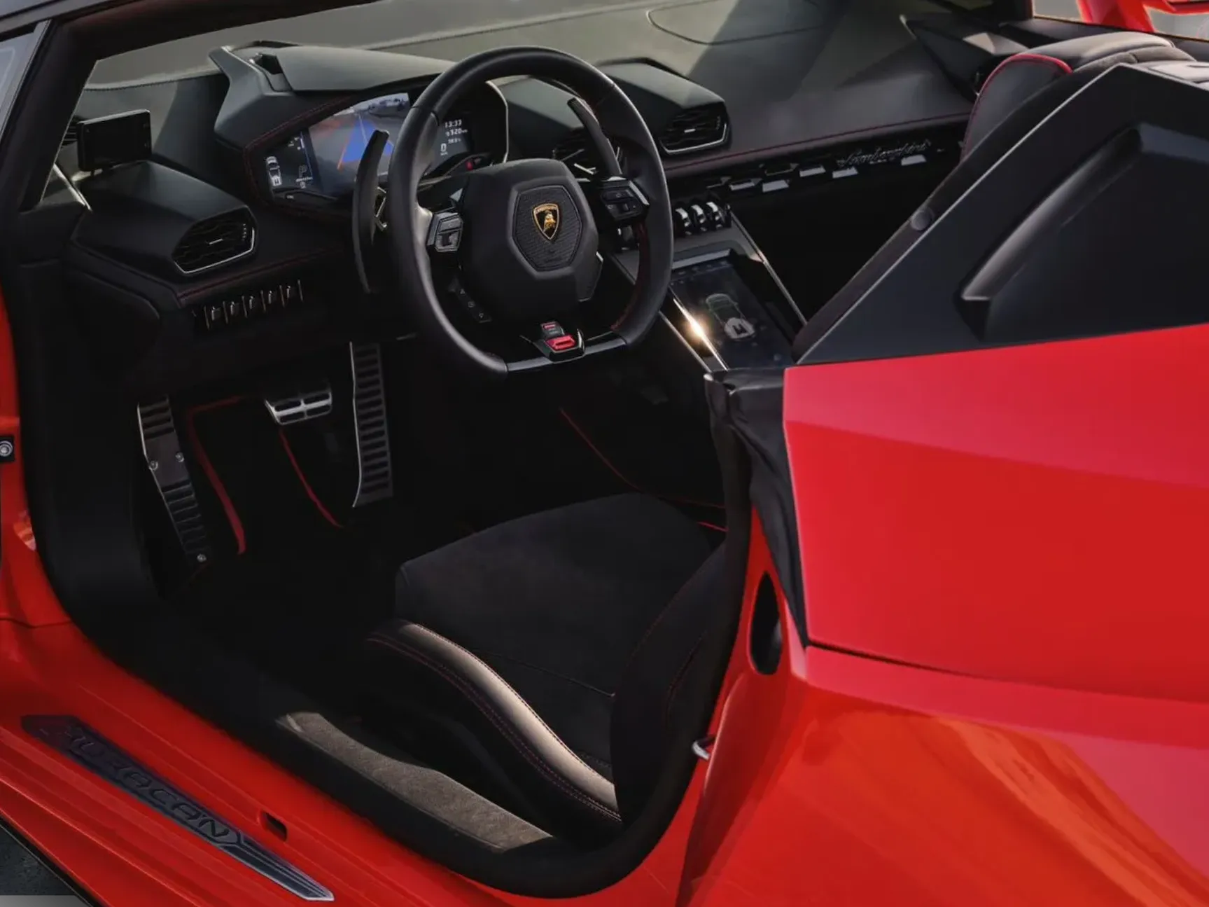 Lamborghini Huracán EVO Spyder - image 3