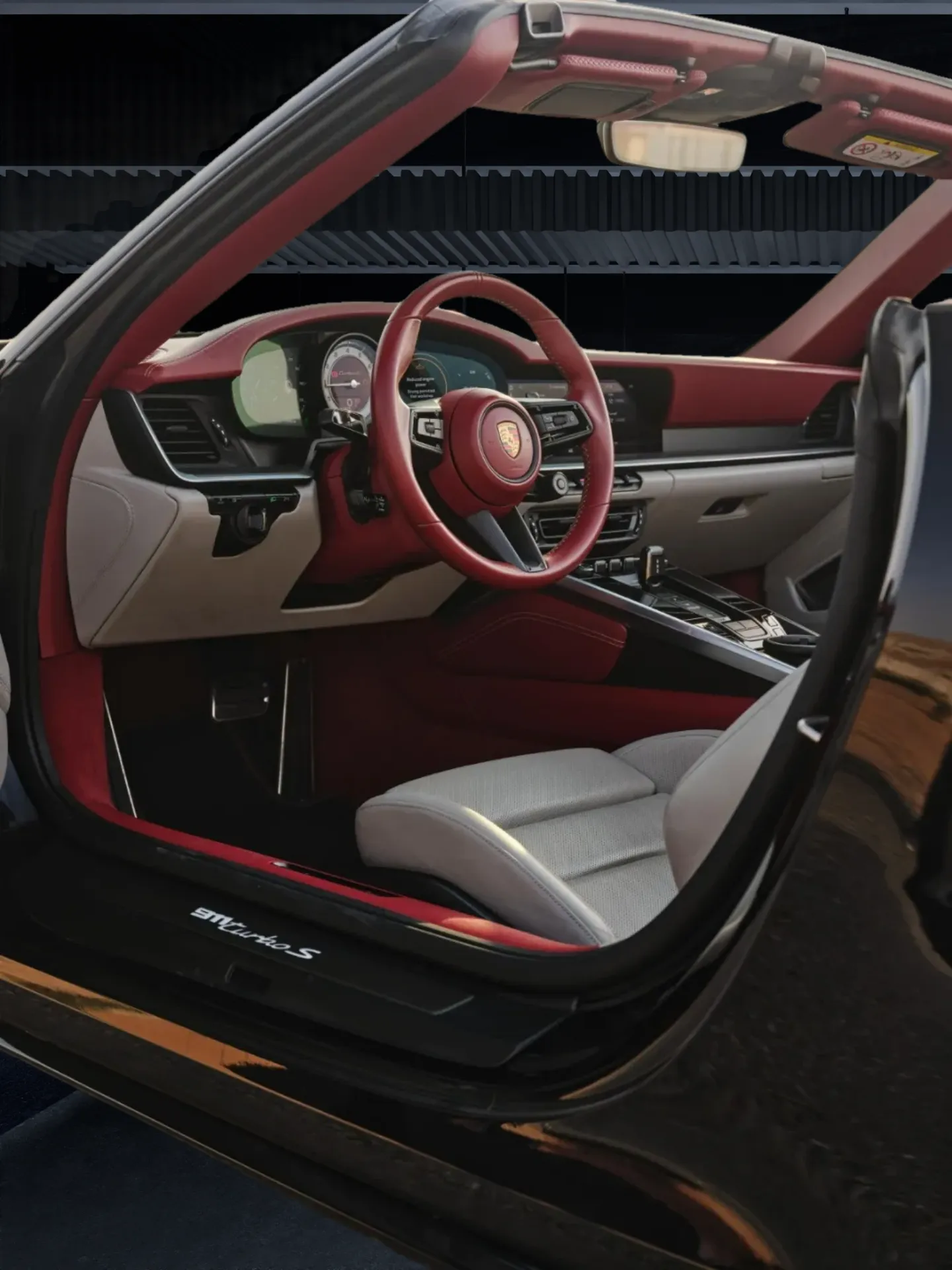 Porsche 911 Turbo S - image 2