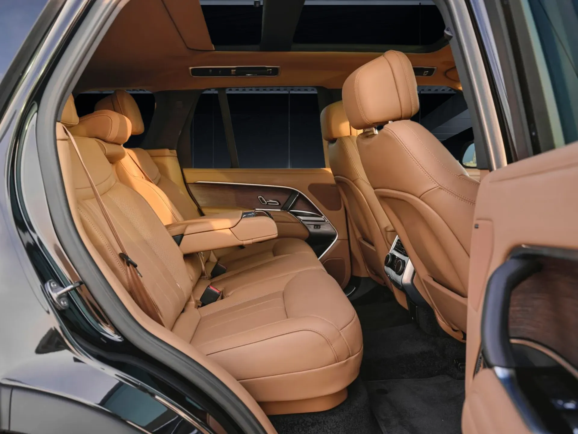 Range Rover Vogue HSE - image 3